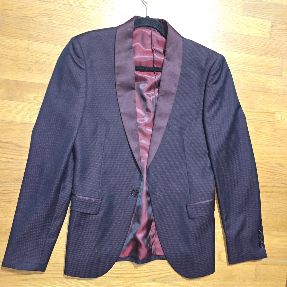 Elegant Men's Blazer in Deep Purple
